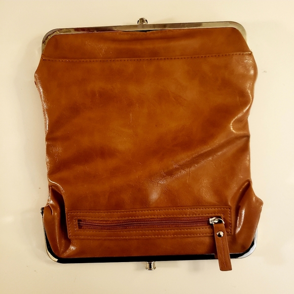 NWOT Wallet - Picture 3 of 7